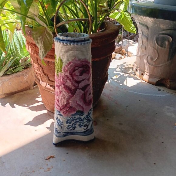 Needle Point Wall Pocket Velvet Metal Hanger - Picture 3 of 7